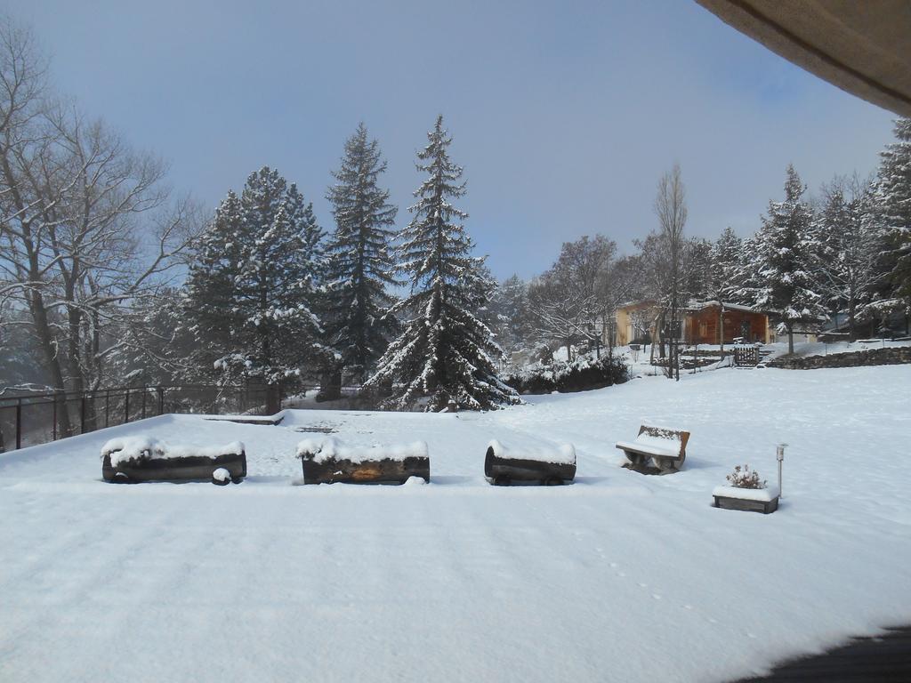 Hotel La Rotonde Des Granes La Bâtie-Neuve Esterno foto
